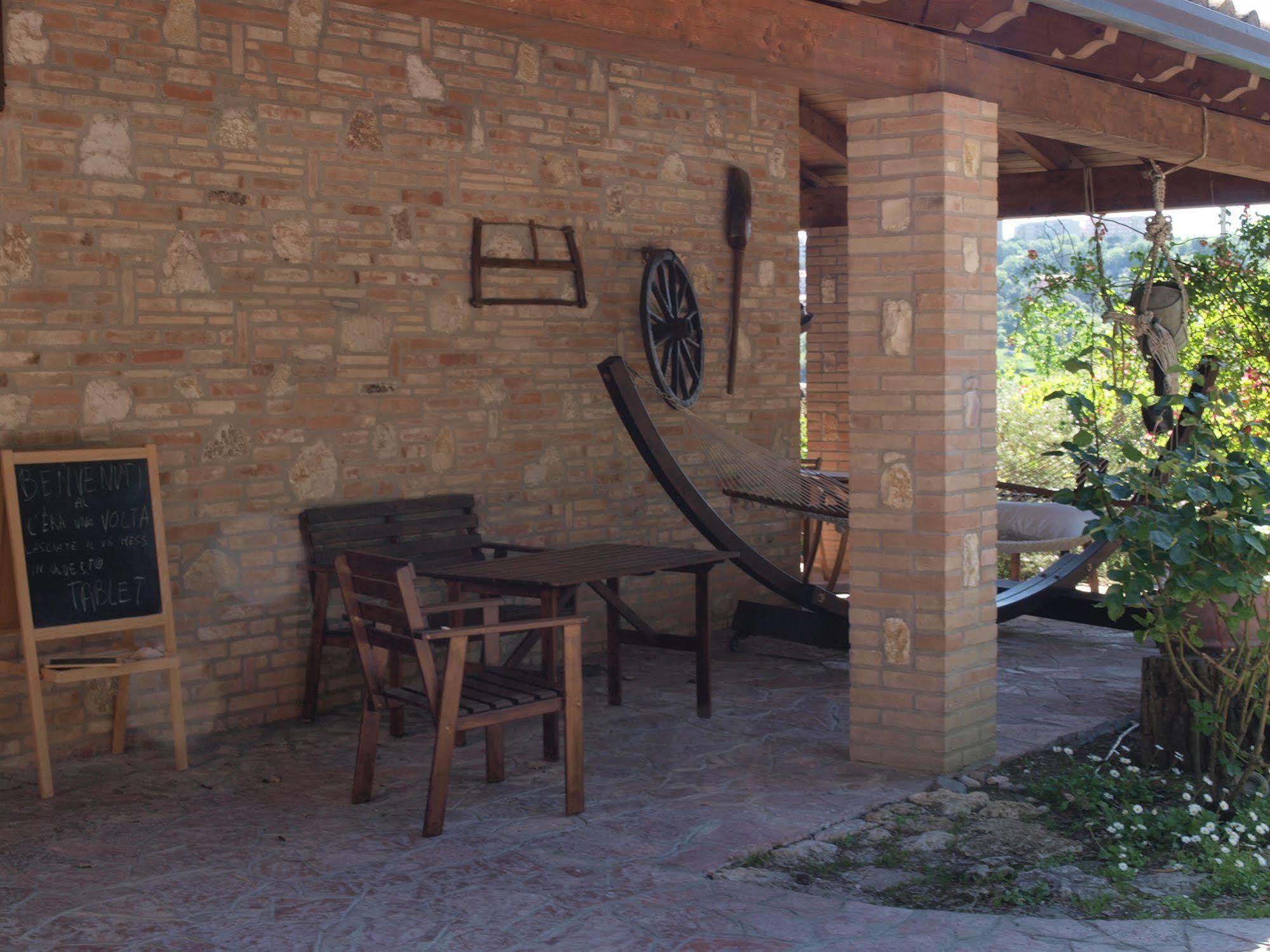 C'Era Una Volta B&B เปรูจา ภายนอก รูปภาพ