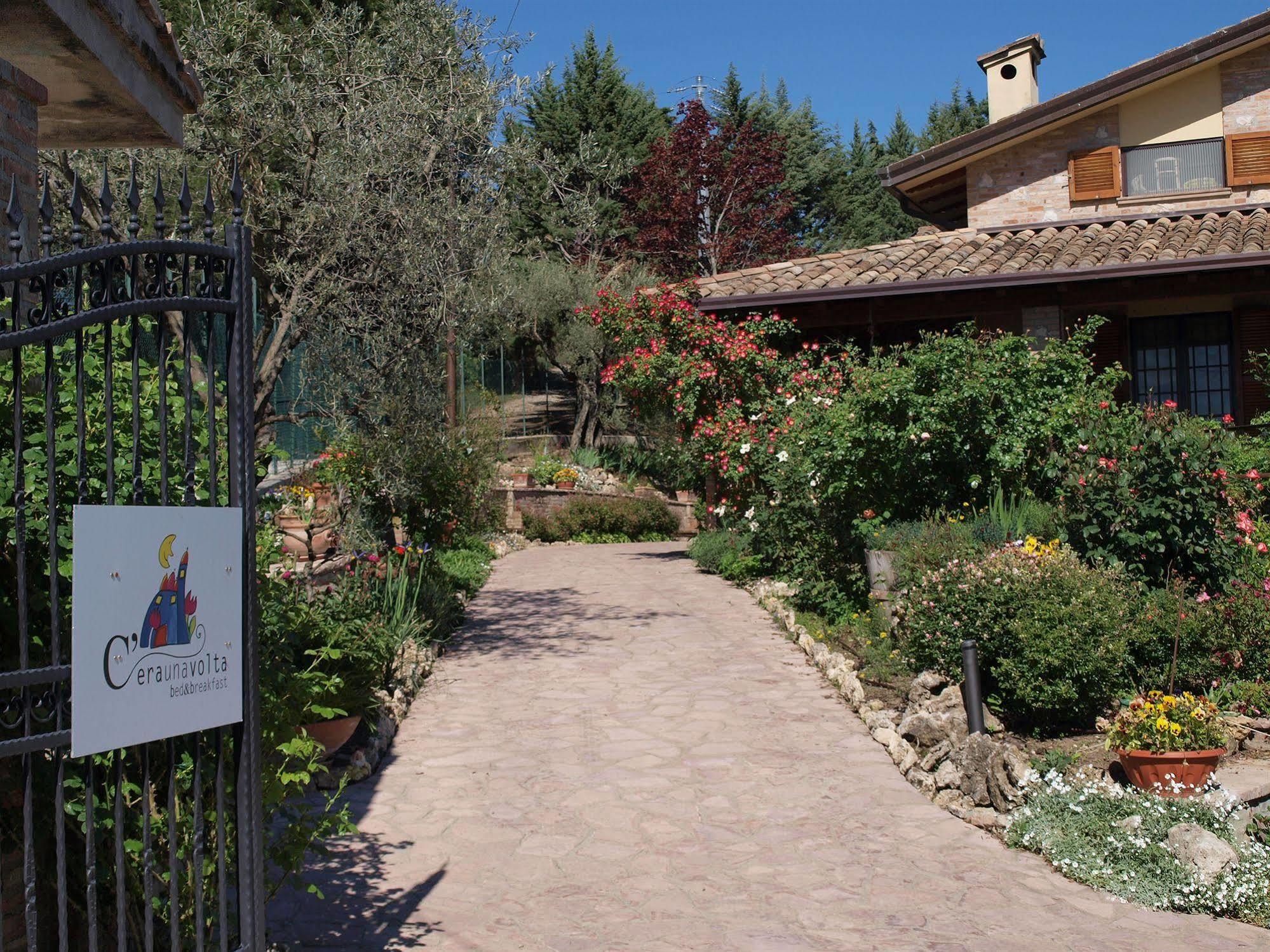 C'Era Una Volta B&B เปรูจา ภายนอก รูปภาพ